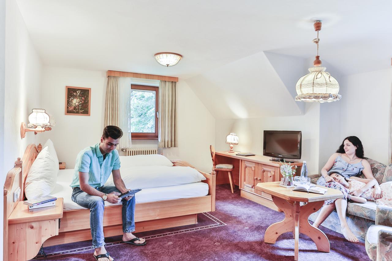 IMbery Hotel&Restaurant Hinterzarten Buitenkant foto