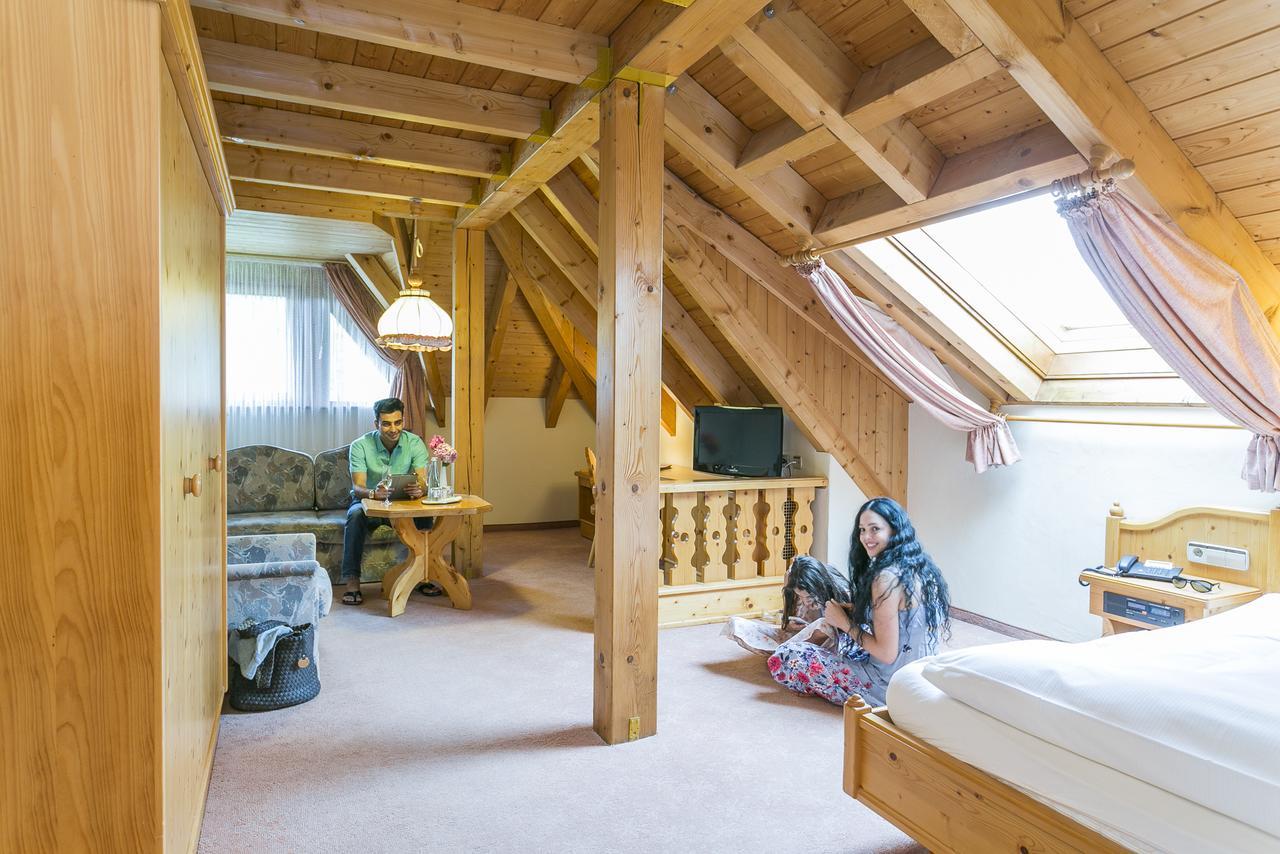 IMbery Hotel&Restaurant Hinterzarten Buitenkant foto